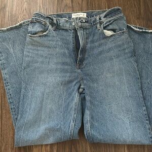 Abercrombie & Fitch - The ‘90s Straight Ultra High Rise Dark Blue Jeans